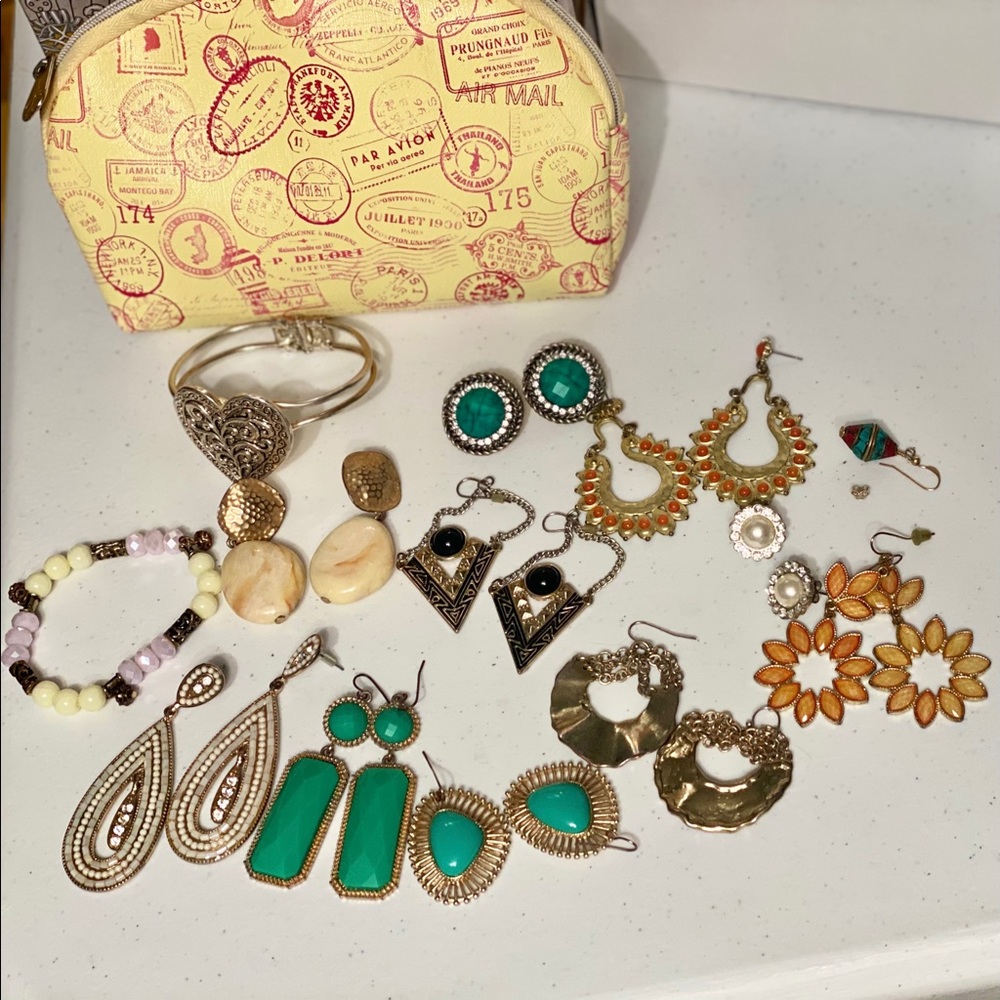 Jewerly and beauty bag bundle